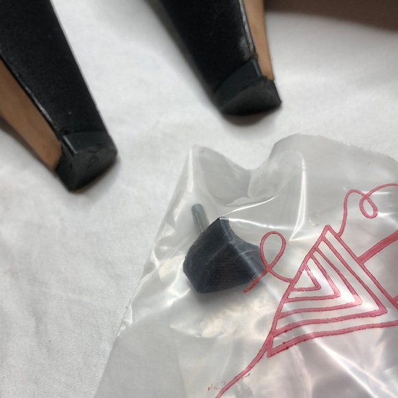 Evan-Picone “Grace,” Black Arianna Silk Pumps/Heels, W7.5M, w/3” heel - Picture 11 of 15